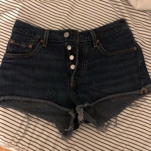 Levis size 25